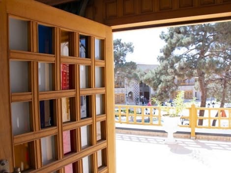 رزرو اتاق هتل با بهترین قیمت در کرمان: اقامتی فراموش‌نشدنی در دیار کریمان